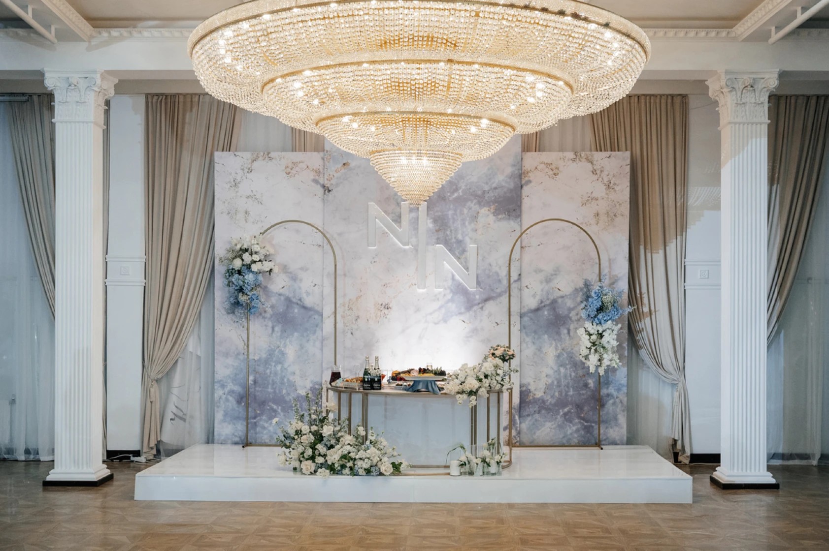 Суриковъ Холл